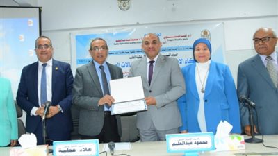 جامعة أسيوط تطلق فعاليات اليوم البيئي المجتمعي الأول لكلية الطب
