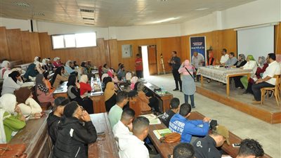 ندوة عن دور الشباب فى تحسين البيئة لمواجهة 