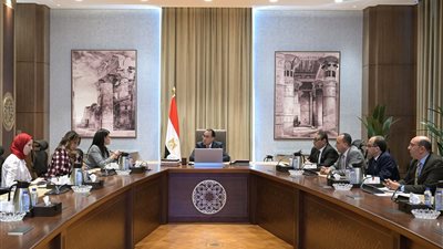 رئيس الوزراء يتابع مع وزيرة التخطيط مؤشرات الناتج المحلي الإجمالي