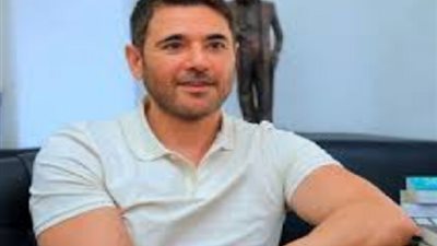 أحمد عز يحسم جدل لقب نمبر وان
