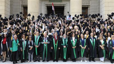 رئيس جامعة القاهرة يشهد حفل تخرج كلية العلوم السياسية دفعة ٢٠٢٤