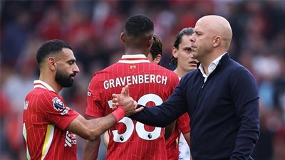 دياز ومحمد صلاح يقودان الهجوم .. تشكيل ليفربول أمام أستون فيلا