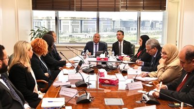 الصناعة : إقامة مصنع لإنتاج مادة SPC على مساحة 400 ألف متر مربع