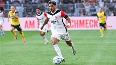 مرموش يقود الهجوم .. تشكيل أينتراخت فرانكفورت أمام شتوتجارت