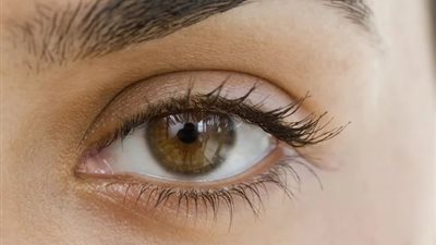 حكم إزالة الشعر الزائد من الحواجب.. الإفتاء تحسم الجدل