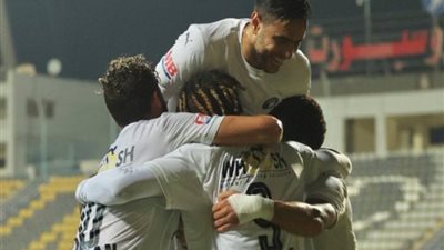 كاف يعلن طاقم حكام مباراة بيراميدز أمام الترجي