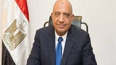 عصمت: تعظيم الاستفادة من الطاقة المتجددة ومشروعات الهيدروجين