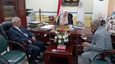الهواري تلتقي اللجنة التنسيقية لمشروع قرية متعلمة ببنى سويف