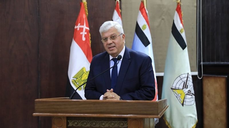 الدكتور ايمن عاشور