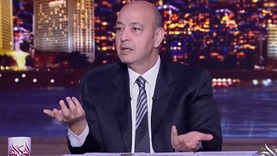 عدلي القيعي يهاجم عمرو أديب ويشكك في بطولات الزمالك