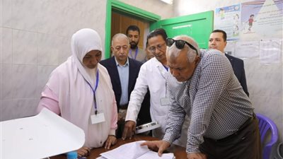 محافظ الوادي الجديد يدعم مستشفى الداخلة بمبلغ ٢ مليون و١٥٠ الف