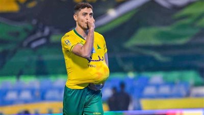 لا تفكير فى العودة.. أول رد من وكيل محمد شريف بشأن مفاوضات الأهلي