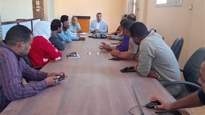 رئيس مدينة أرمنت يبحث الموقف التنفيذى لمشروعات 