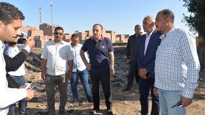 محافظ أسيوط يواصل جولاته لمتابعة إزالة الإشغالات