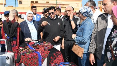 وزير الرياضة يفتتح الملعب الخماسي بمركز شباب ضاحية السلام بالعريش