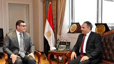 وزير الإسكان يستقبل محافظ الشرقية لبحث توفير مختلف الخدمات للأهالي
