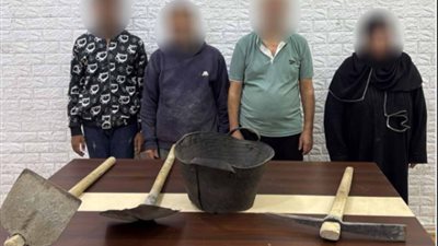 ضبط سيدة و3 عمال نقبوا عن الٱثار بالخليفة
