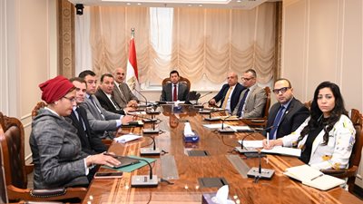 وزير الشباب يبحث مع مستثمرين اسبان مجالات الاستثمار الرياضى فى مصر