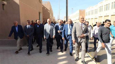 محافظ القاهرةيتفقد سوق 15 مايو المتكامل تمهيدا لطرحه للاستغلال التجاري