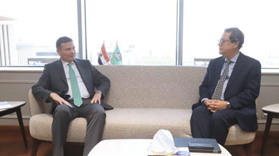 فاروق يبحث التعاون المشترك مع مدير المركز الدولي للبحوث 