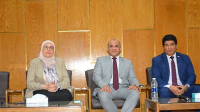 المركز الجامعي للتطوير المهني بجامعة أسيوط ينظم جلسة معلوماتية