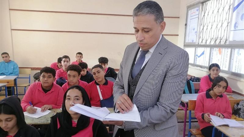 سعيد عطية وكيل تعليم