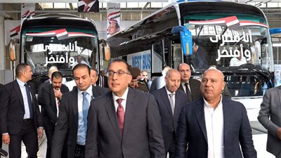 تسليم أول دفعة من أتوبيسات «نصر سكاي» إلى شركات وزارة النقل