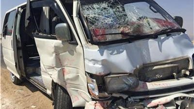 انقلاب سيارة ميكروباص من أعلى طريق شبرا بنها الحر بالزراعات