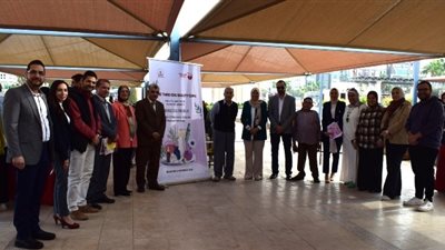 صيدلة المصرية الروسية تنظم المعرض الثالث لمستحضرات التجميل.. صور