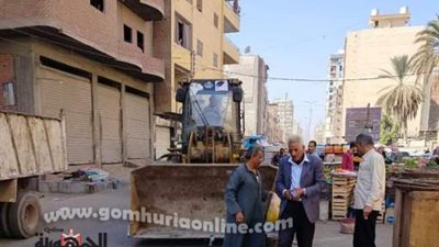 رئيس مدينةالزقازيق يتابع اعمال الورديةالثانيةلأعمال النظافةالعامة
