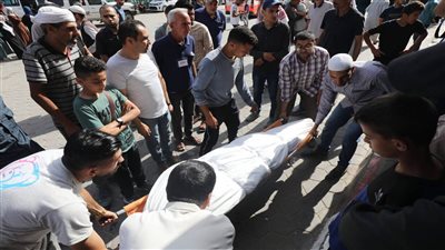 مقتل 11 فلسطينيا في قصف إسرائيلي استهدف منزلين في مخيم البريج وسط غزة