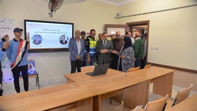 محافظ أسيوط يتفقد مشروع التوسعات بمدرستي الناصرية والشهيد فاروق