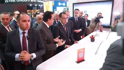 بحضور 