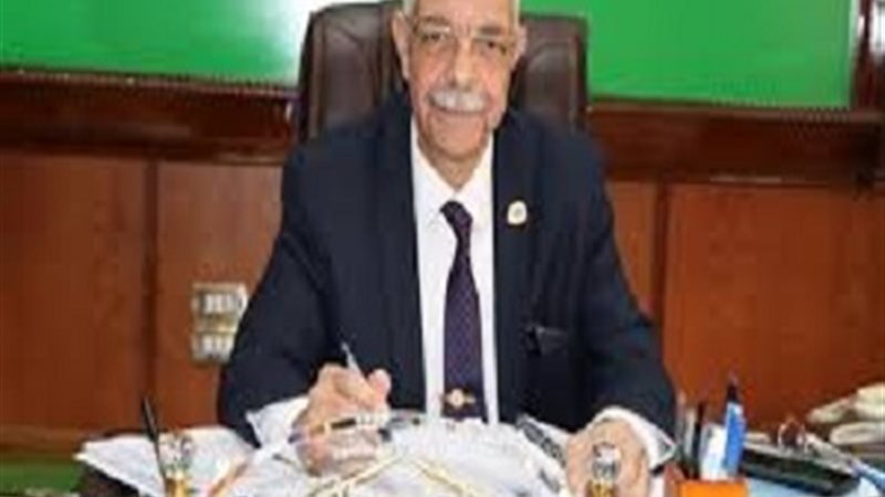 الدكتور أحمد القاصد