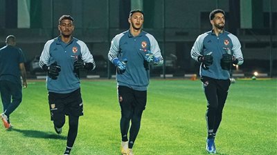 بيراميدز يطارد حارس الأهلي الموهوب.. واللاعب يحسم الأمر