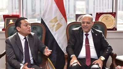 وزير العمل يبحث سبل تعزيز التعاون مع سفير ماليزيا بالقاهرة