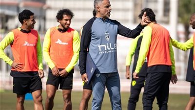 تدريبات بدنية للاعبي الزمالك إستعداداً لمواجهة المصري
