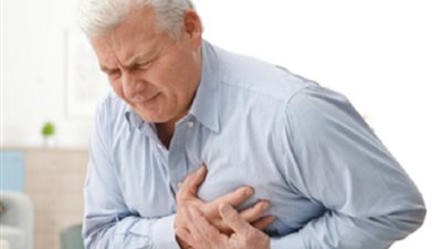 استشاري يوضح..اعرف إزاي تنقذ إنسانا في حالة حدوث أزمة قلبية