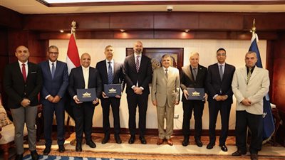الفريق أسامة ربيع : إنشاء مركزين للتميز في القيادة وإدارة الأزمات