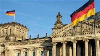 الحكومة الألمانية تعلن عن تزويد أوكرانيا بمركبات مدرعة وطائرات مس