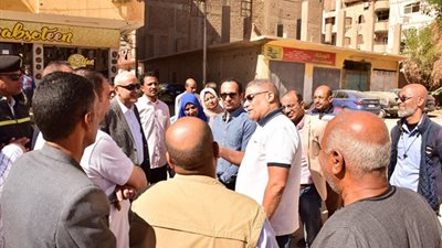 محافظ الأقصر يوجه برصف الشارع الرئيسى لحوض 18 وفتح شوارع جانبية