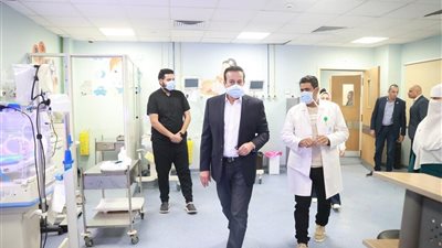 وزير الصحة يتفقد مستشفى الخانكة ويوجه بالتعامل مع حالات الطوارئ