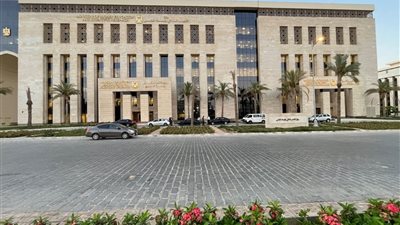 التعليم تشدد على أداء النشيد الوطني باللغة العربية بالمدارس الفنية