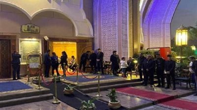 بالصور.. زوجة محمد رحيم تستقبل عزائه بمسجد الشرطة