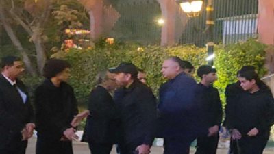 بعد غياب طويل.. أحدث ظهور لـ خالد عجاج فى عزاء الملحن محمد رحيم