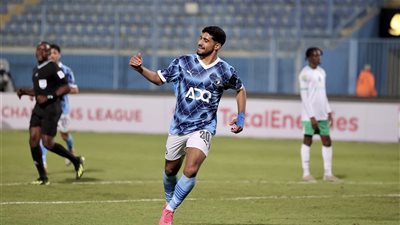 الشوط الأول..إبراهيم عادل يمنح بيراميدز الهدف الأول أمام ساجرادا