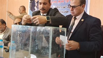 عبد المعطى يعلن نتيجة القرعة لترخيص 30 سيارات أجرة لنقل الركاب
