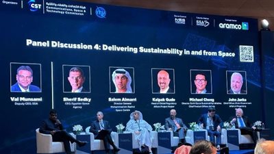 تفاصيل مشاركة رئيس وكالة الفضاء المصرية فى منتدى الرياض.. بالصور
