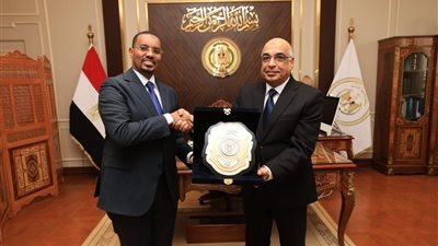 وزير الدولة للعدل الصومالي يشيد بجهود المستشار عدنان فنجري لدعم بلاده
