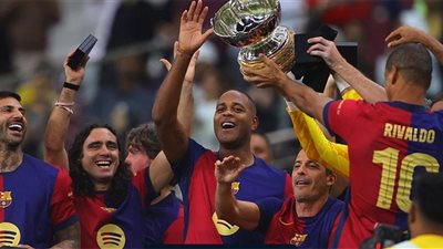 برشلونة يهزم ريال مدريد في كلاسيكو الأساطير بقطر